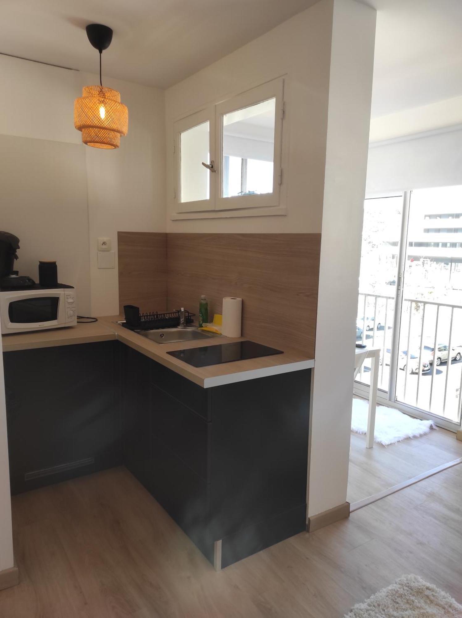 Centre Port,Studio Cosy,Vue Piscine Et Sur Le Parking Prive Ainsi Que Le Mont Saint Martin 아그 외부 사진