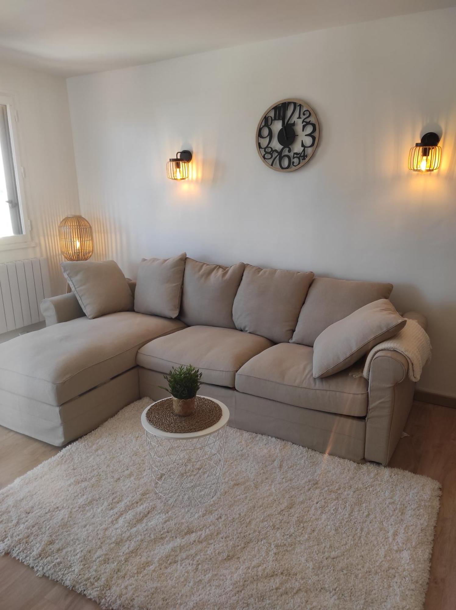 Centre Port,Studio Cosy,Vue Piscine Et Sur Le Parking Prive Ainsi Que Le Mont Saint Martin 아그 외부 사진